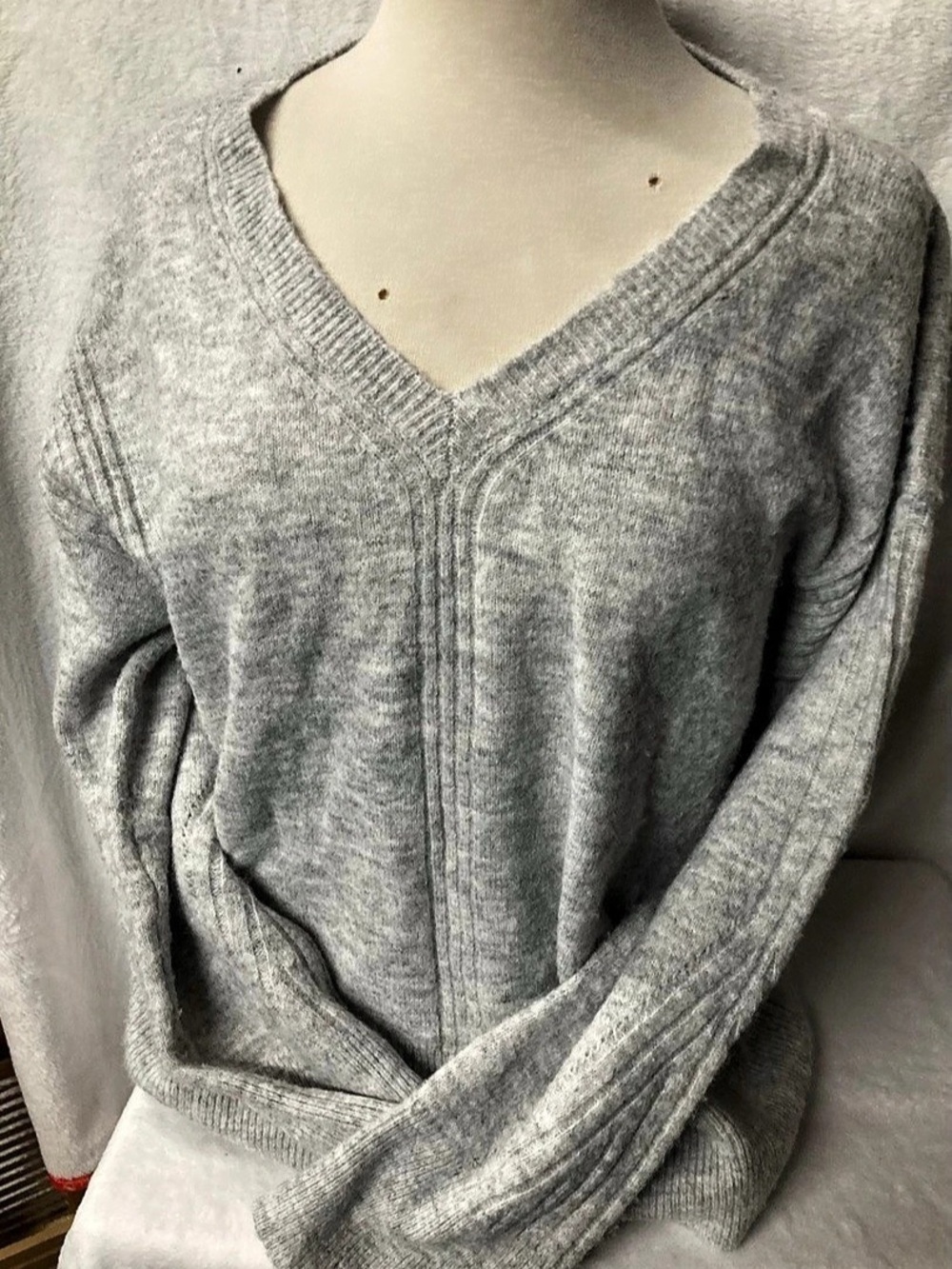 Lucky Brand V-Neck Sweater in Gray XL